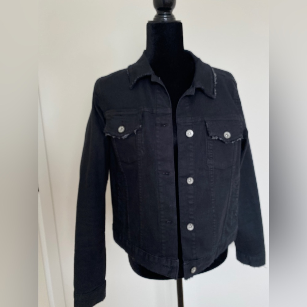 Rock & Republic black distressed jean jacket size medium